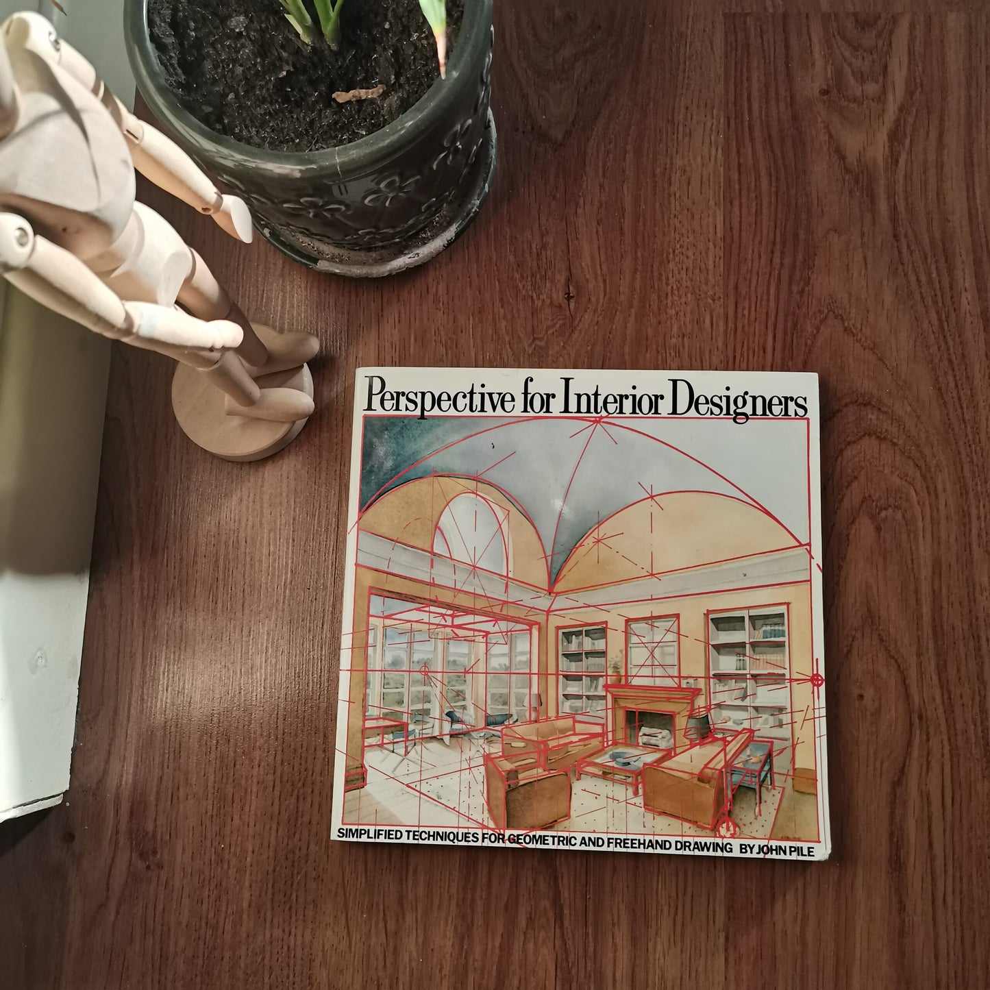 Perspective for Interior Designers book front أمام كتاب المنظور للمصممين الداخلين